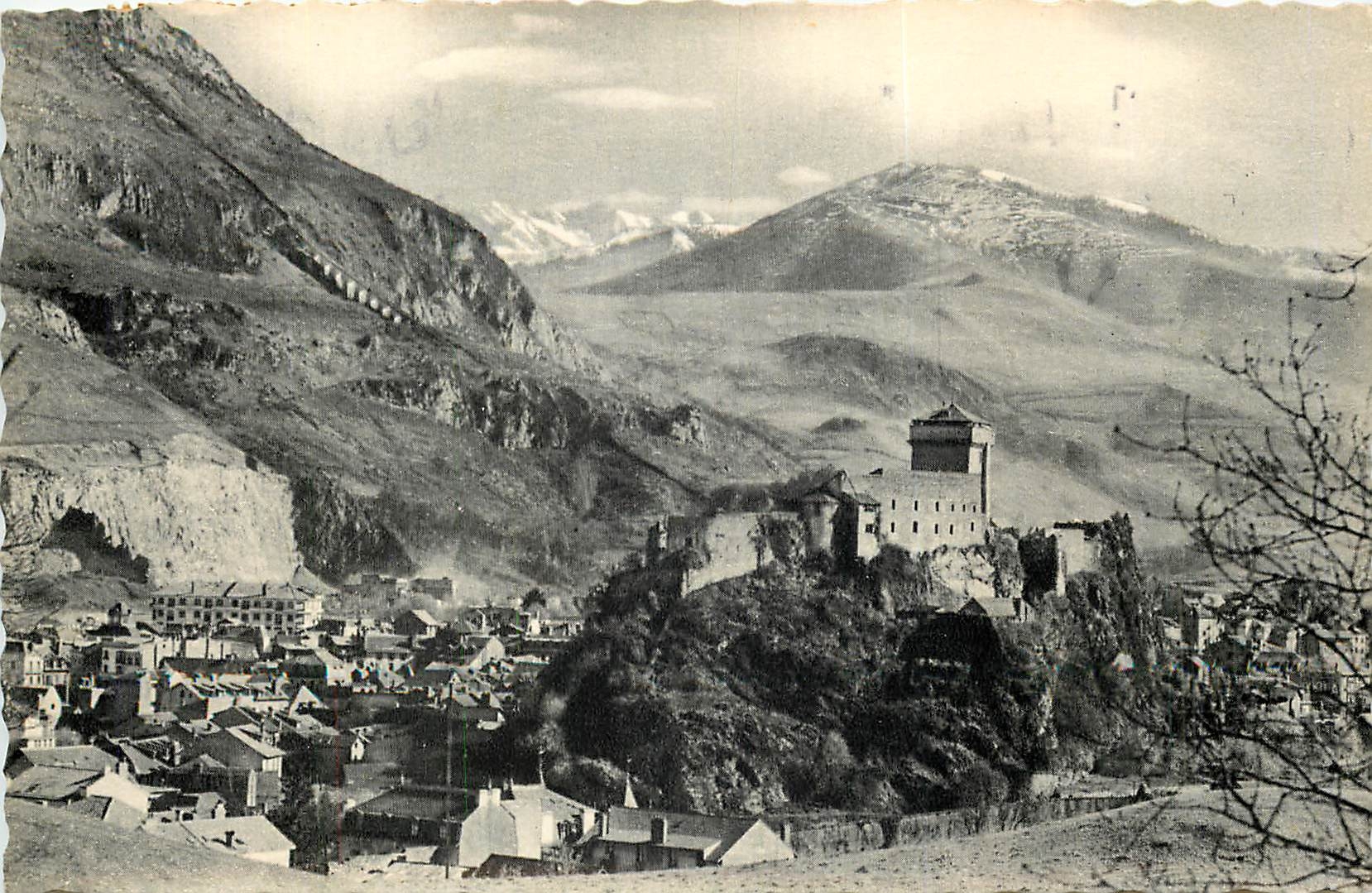 CPA Lourdes le chateau