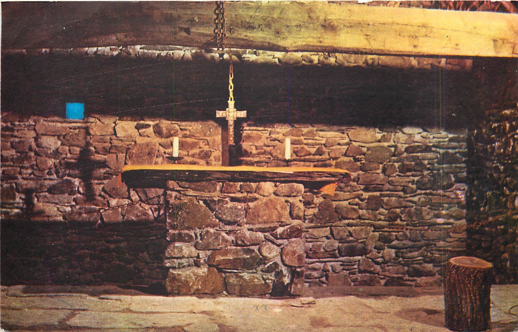 CPA Cite Secours Saint Pierre a Lourdes L'Autel