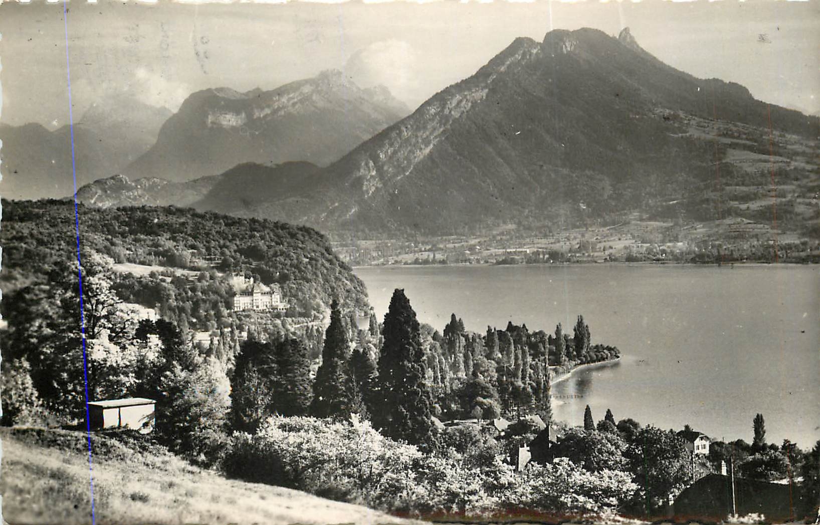 CPA Menton St Bernard Vue generale avec le Roc de Chere et le Massif des Bauges
