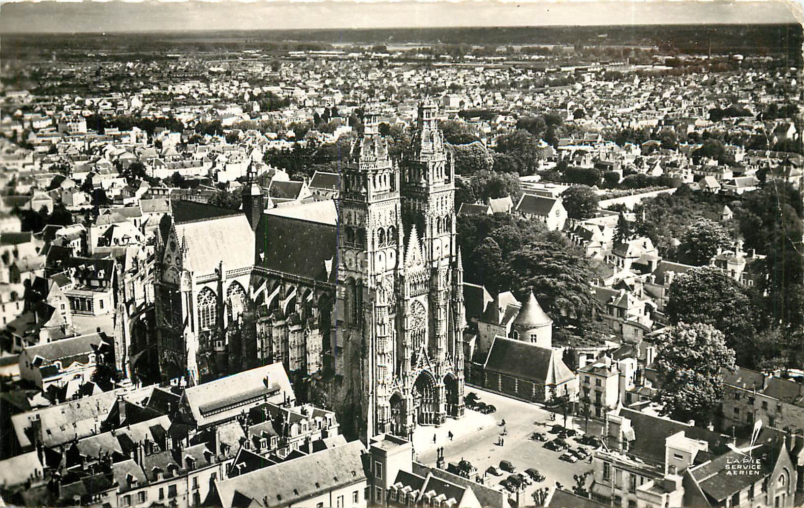 CPA Tours (I et L) La Cathedrale St Gatien