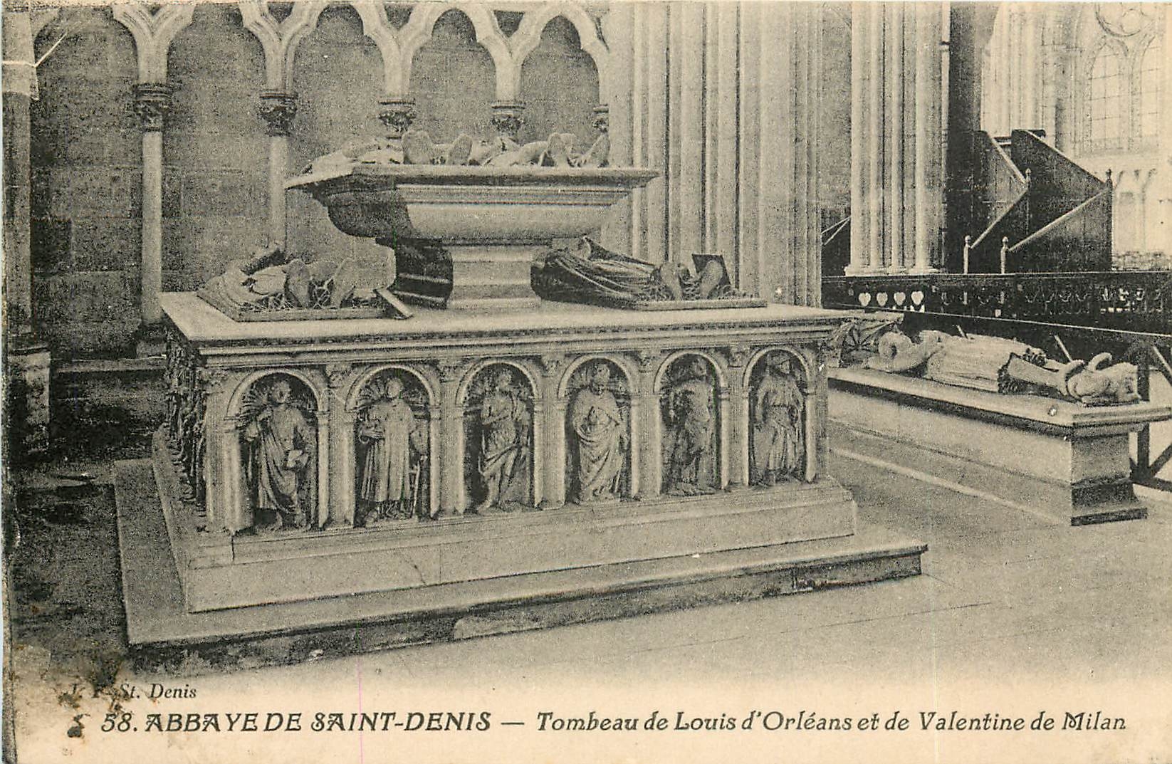 CPA Abbaye de Saint Denis Tombeau de Louis d'Orleans et de Valentine de Milan
