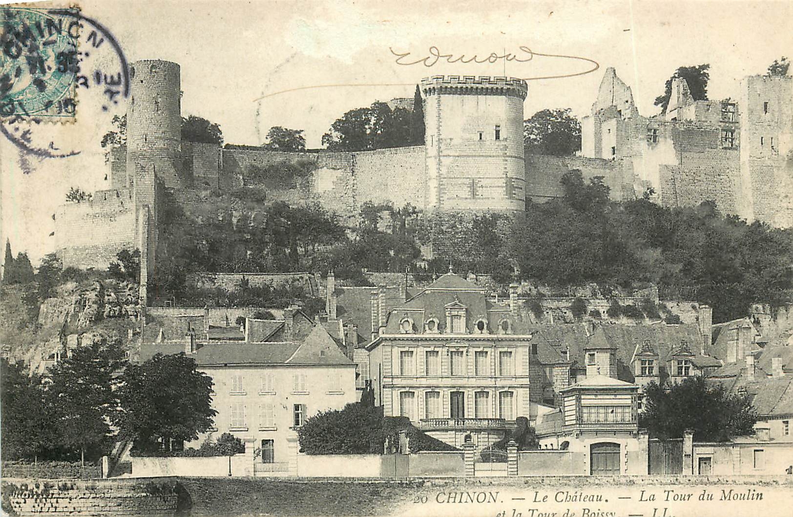 CPA Chinon Le chateau la Toue du Moulin et la Tour Boissy