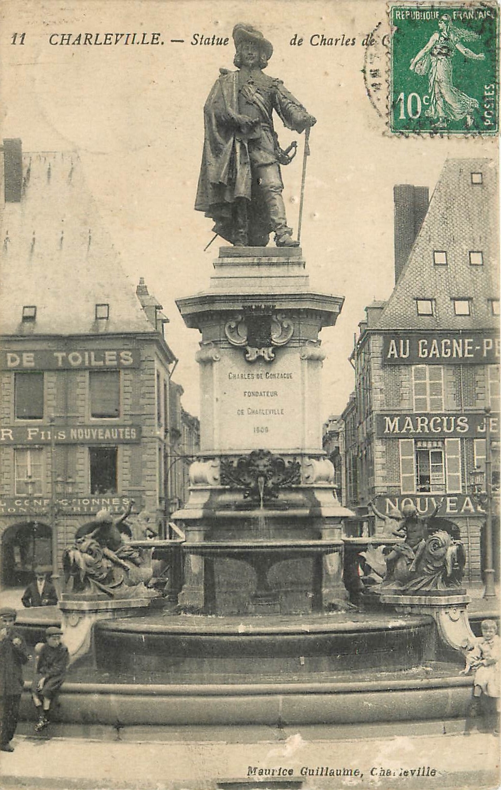 CPA Charleville Statue de Charles