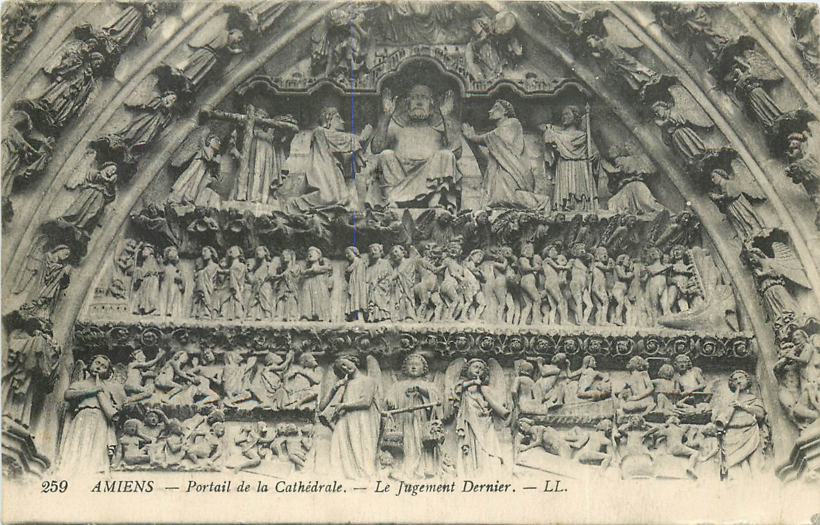 CPA Amiens Portail de la Cathedrale le jugememt Dernier