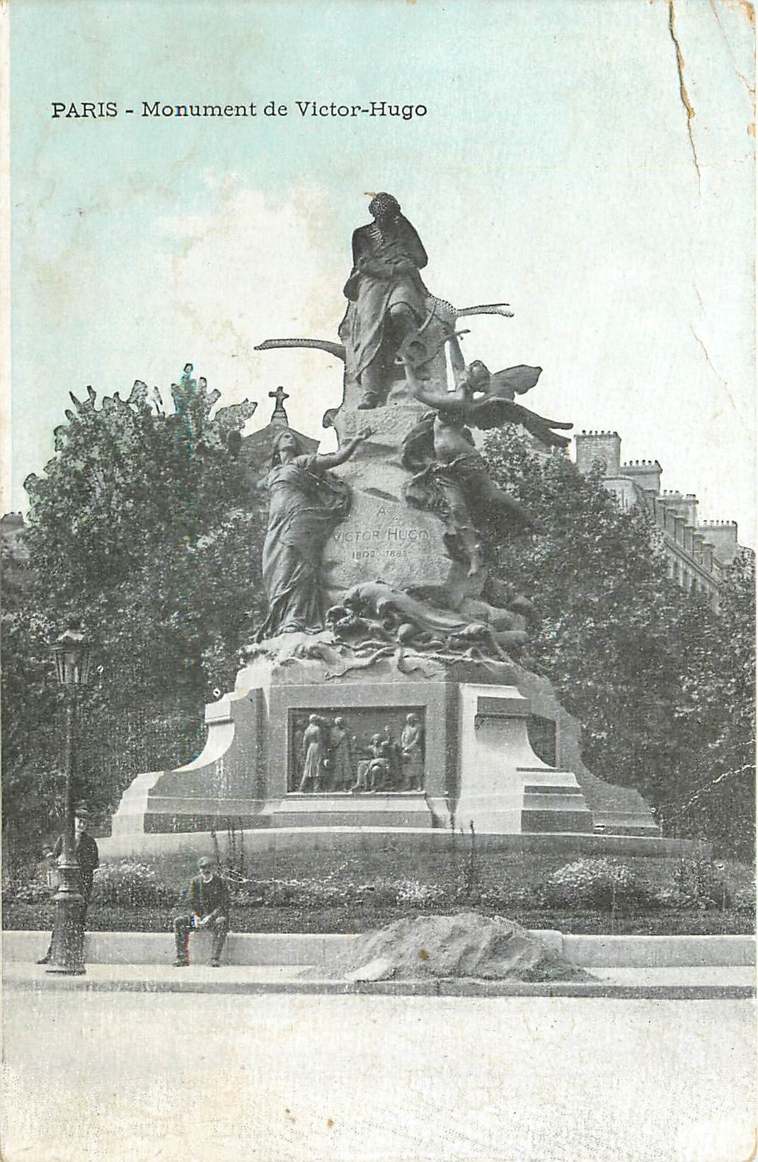 CPA Paris Monument de Victor Hugo