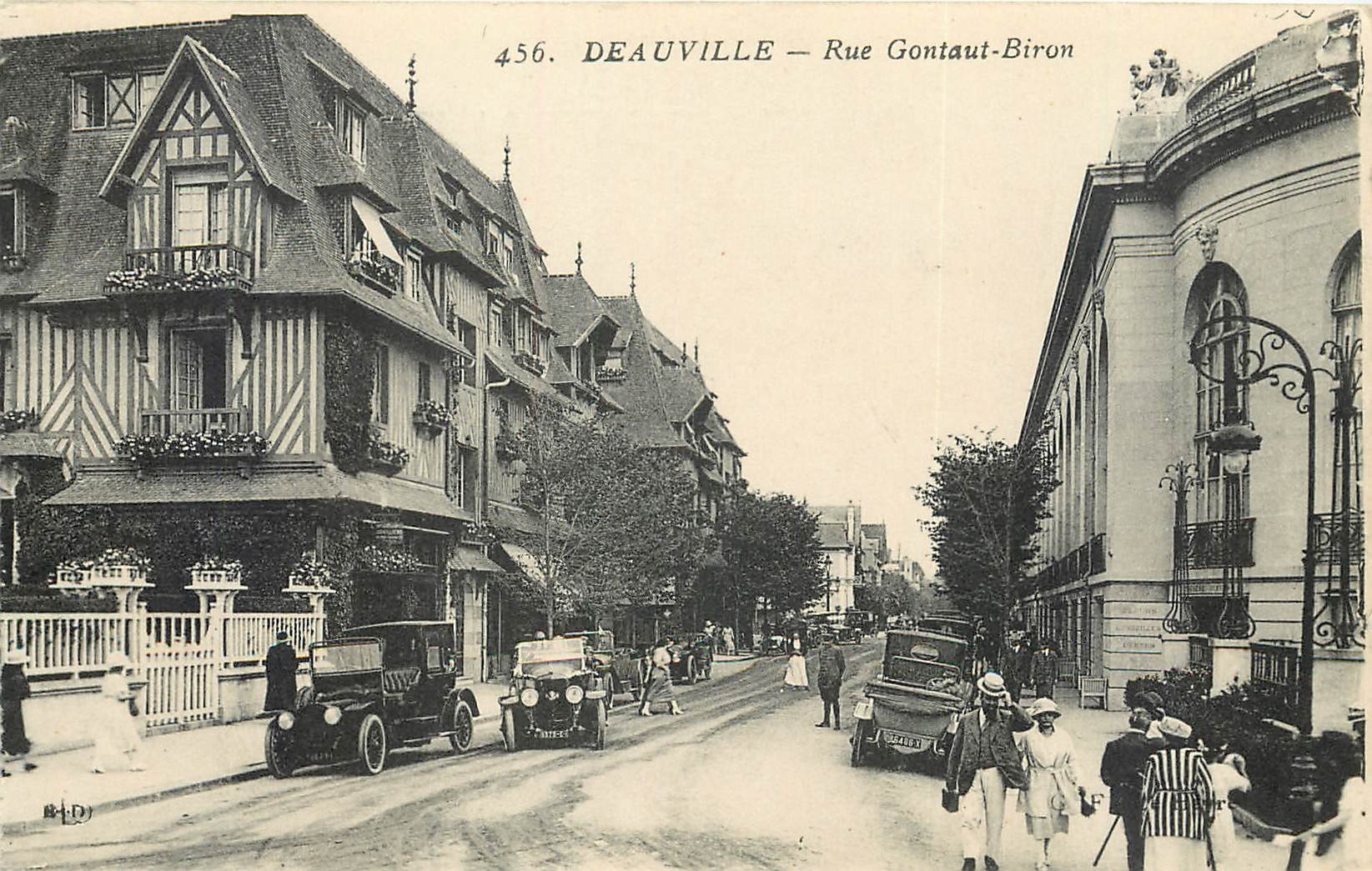 CPA Deauville Rue Gontaut Birou