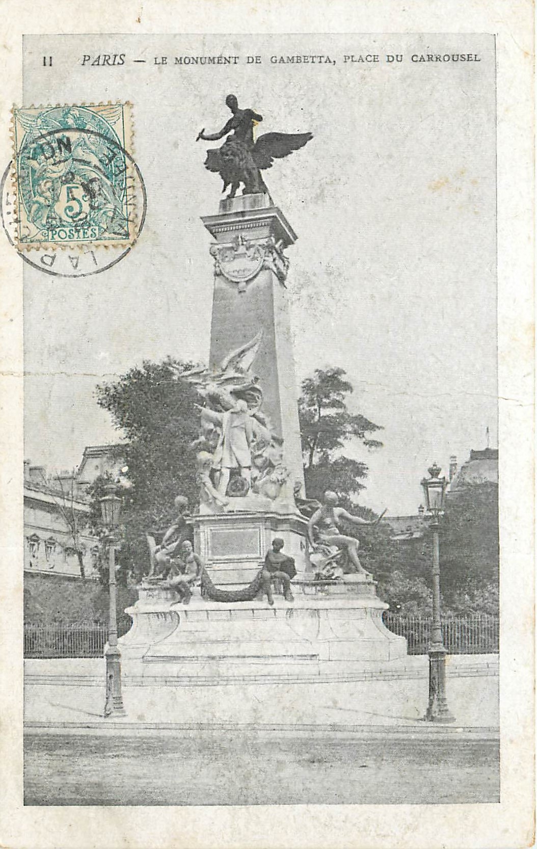 CPA Paris le Monument de Gambetta Place du Carrousel