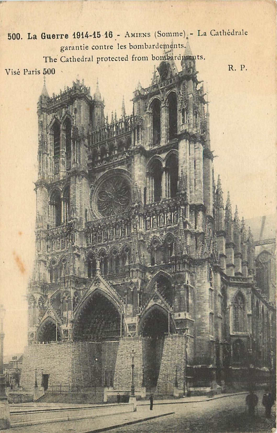 CPA La Guerre 1914 14 16 Amines (Somme) La Cathedrale garantie contre les bombardement