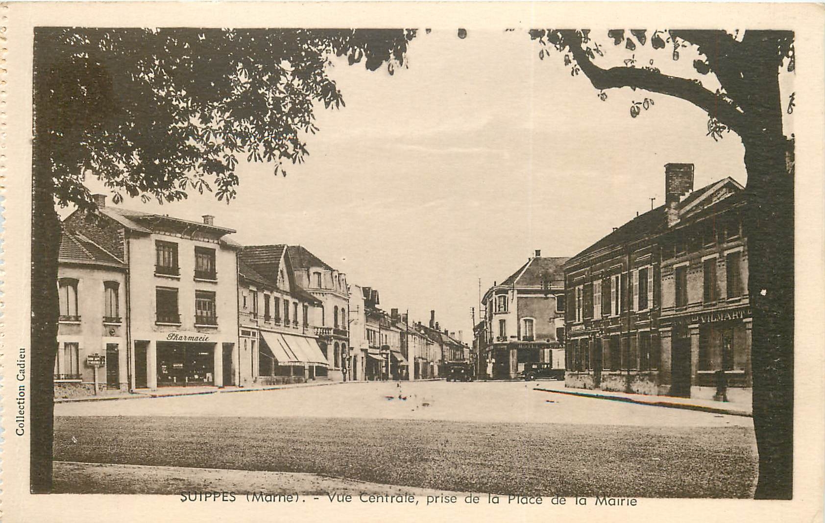 CPA Suippes (Marne) Vue centrale prise de la Place de la Mairie