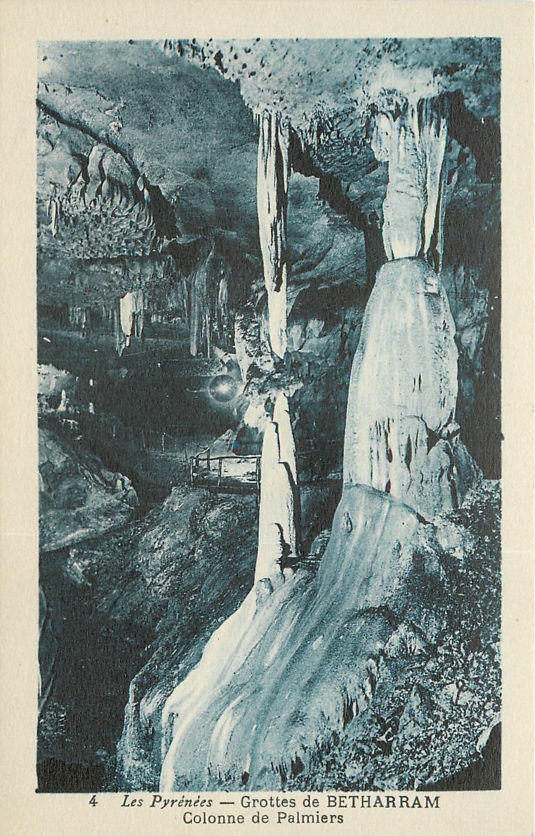 CPA Pyrenees Grottes de Betharram Colonne de Palmiers