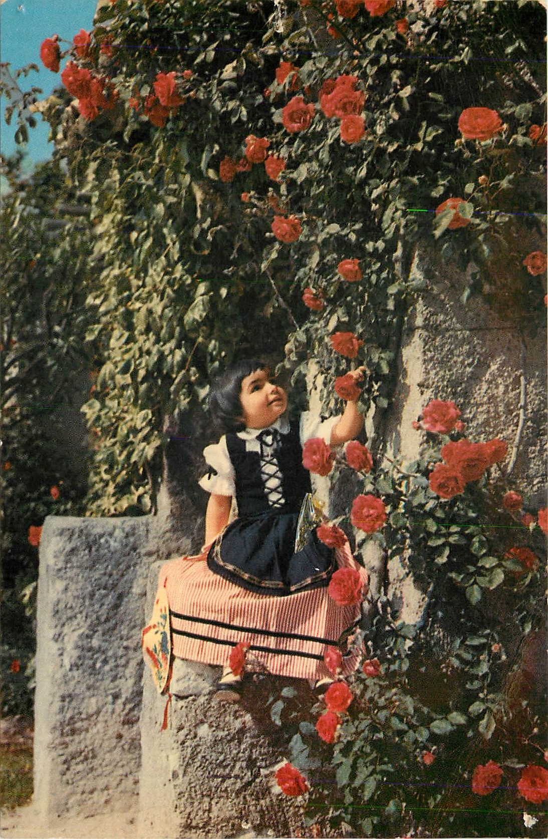 CPA Cote d'Azur Fillette en costume local