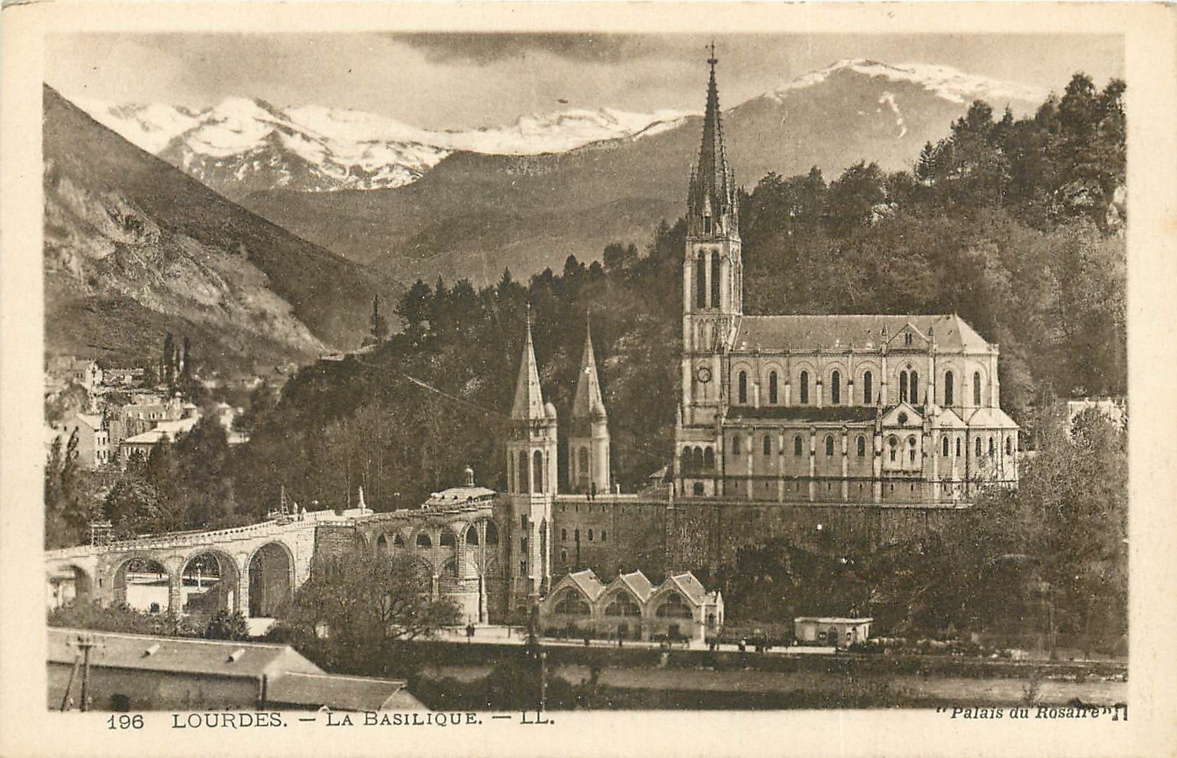 CPA Lourdes La Basilique Palais du Rosaire