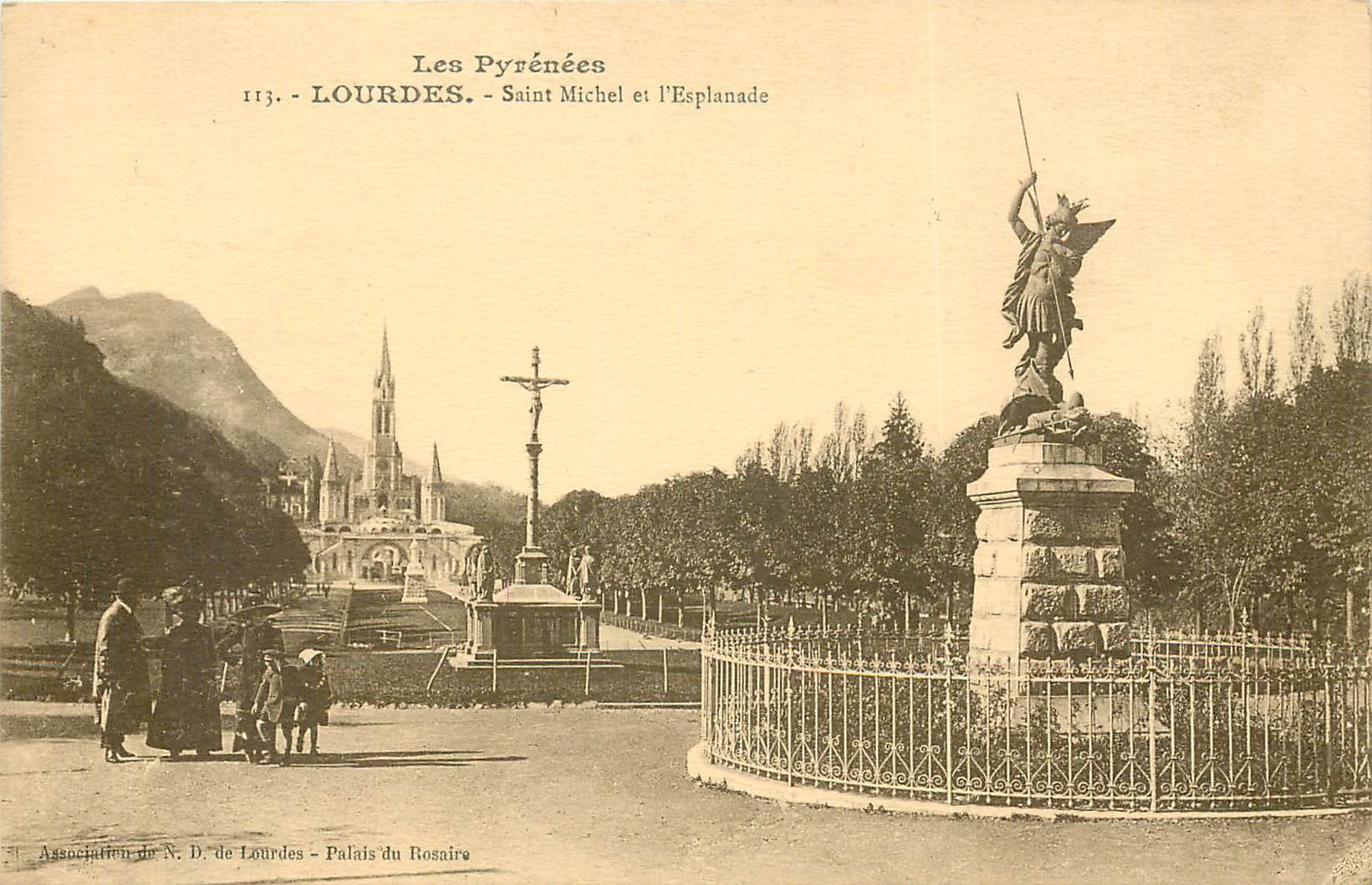 CPA Lourdes Saint Michel et l'Esplanade