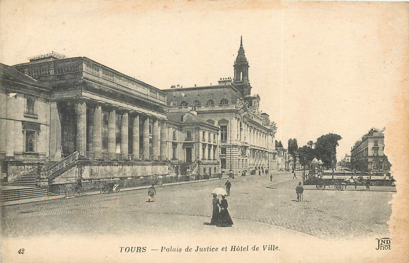 CPA Tours Palais de Justice et l'Hotel de Ville