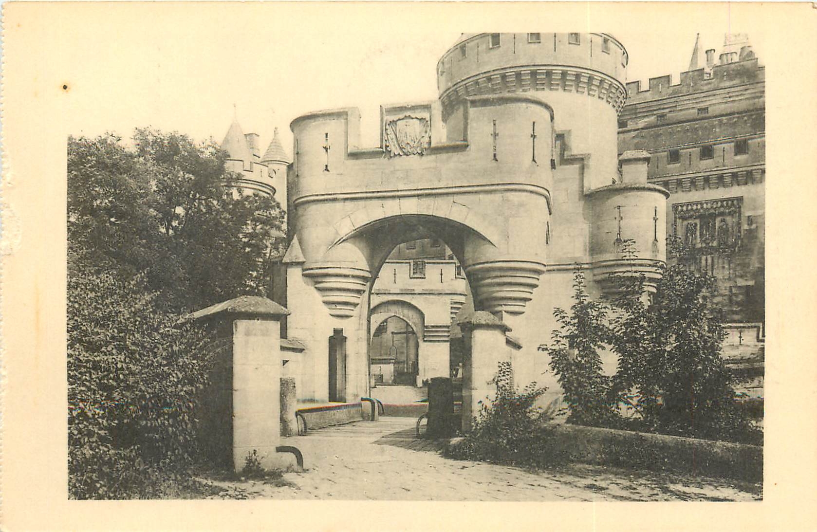 CPA Chateau de Pierrefonds Defenses exterieures