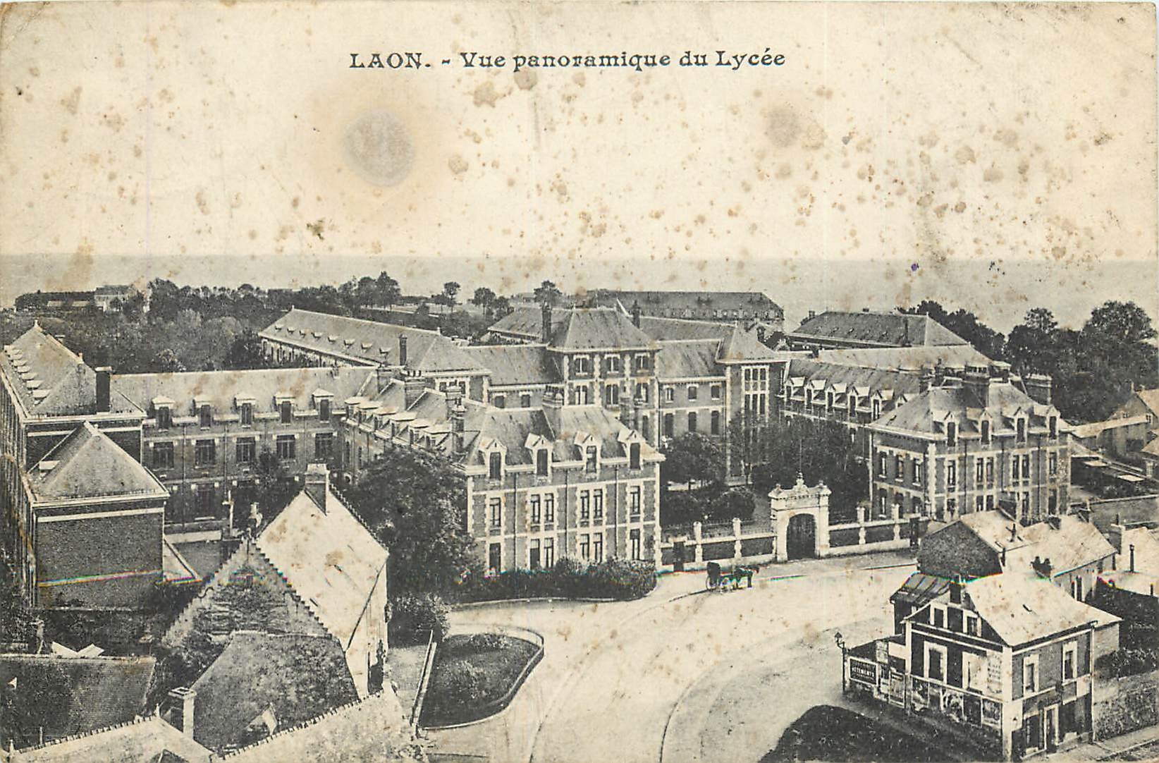 CPA Laon Vue paronamique du Lycee