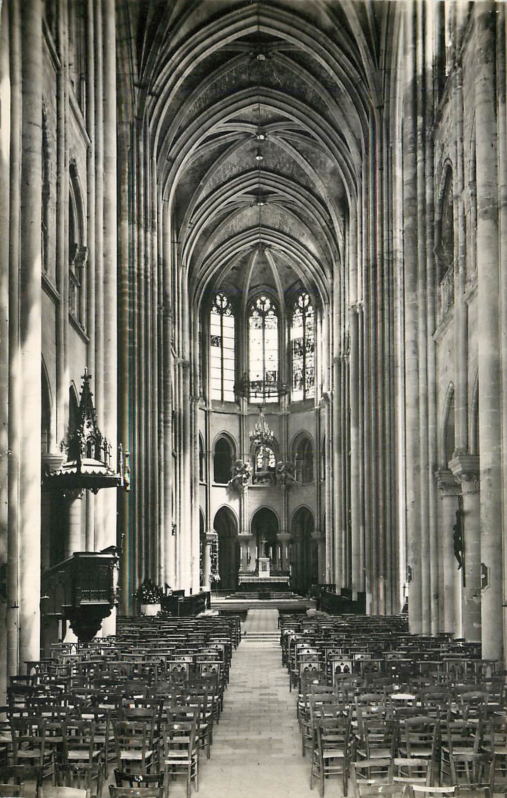 CPA Senlis (Oise) Interieur de la Cathedrale