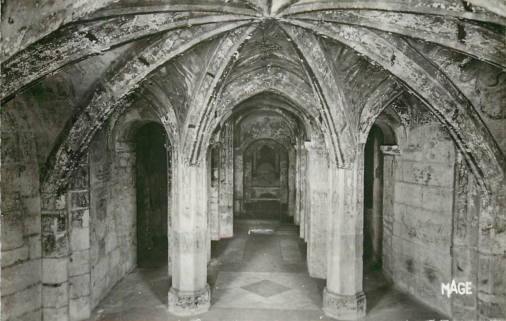 CPA Auxerre (Yonne) Crypte de l'Eglise Saint Germain Chapelle Saint Maxime (XIIIe s)