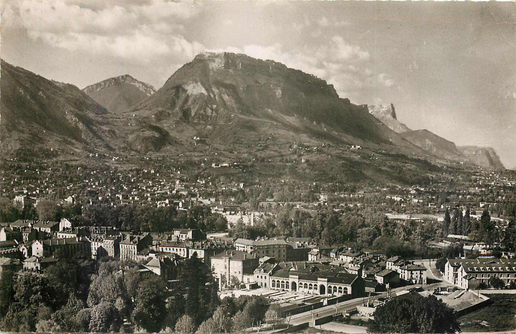 CPA Grenoble vue generale Fort St Eynard et la Dent de Crolles