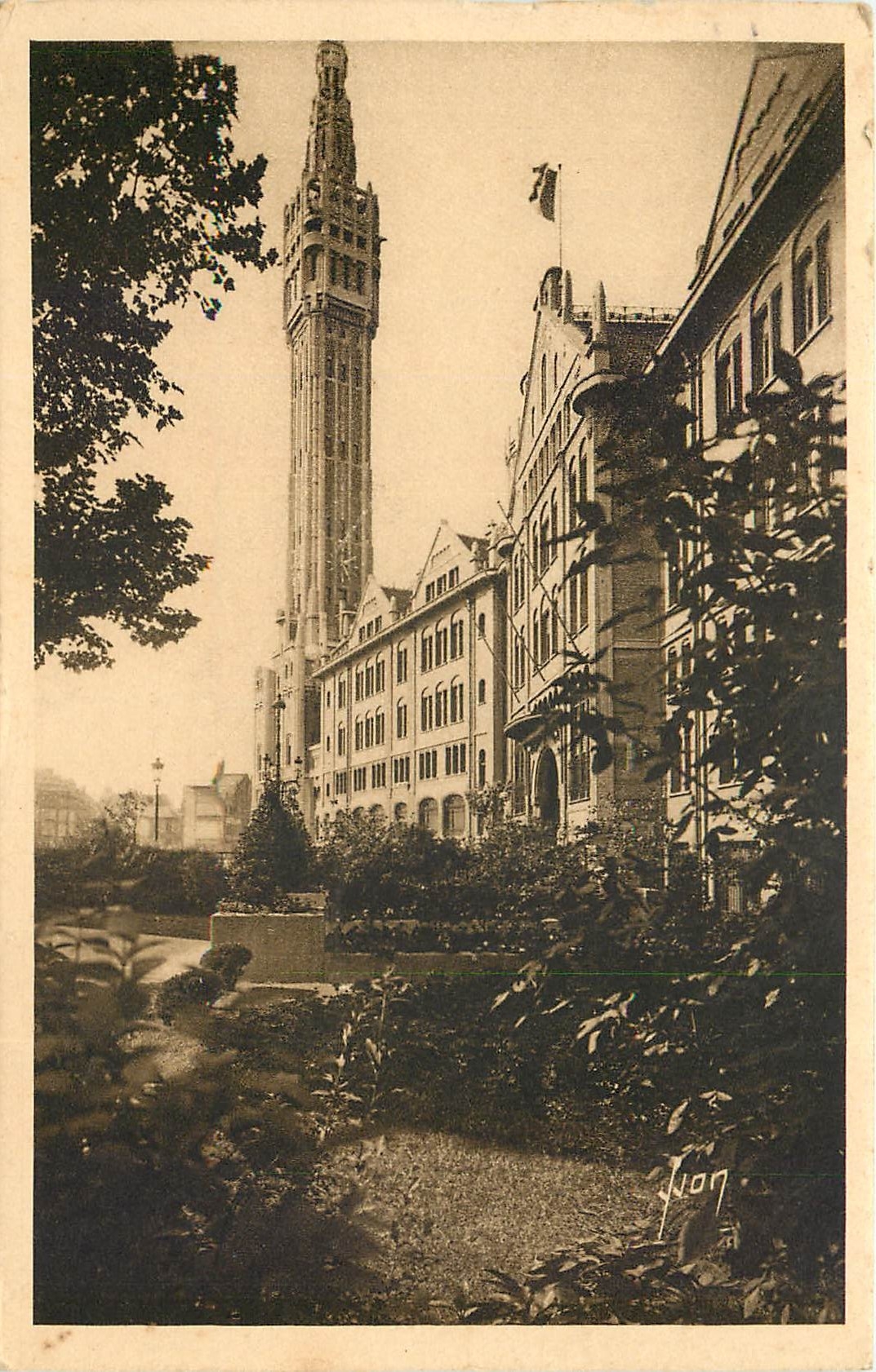 CPA Lille (Nord) L'hotel de Ville