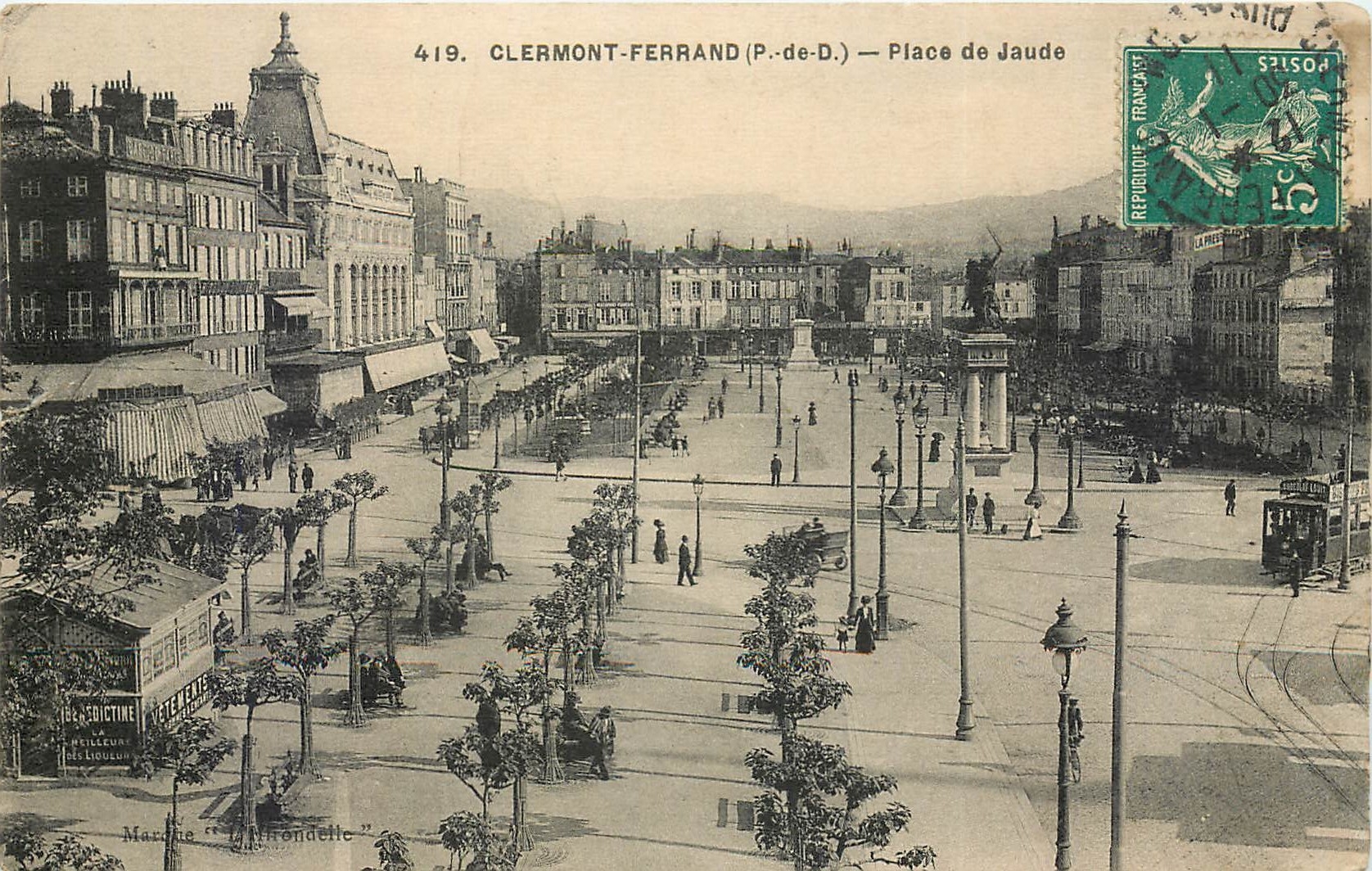 CPA Clermond Ferrand (P de D) Place de Jaude