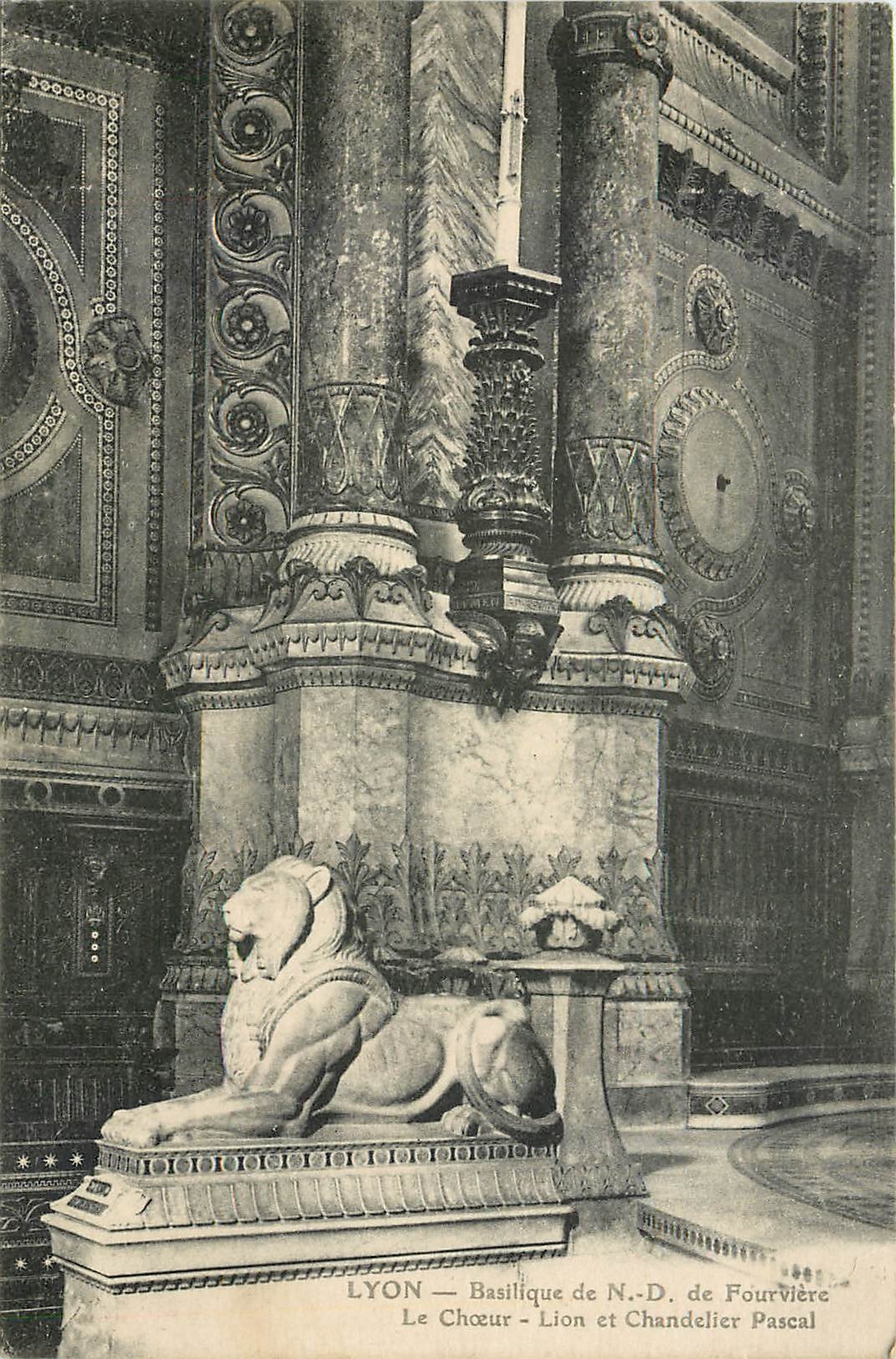 CPA Lyon Basilique de N D de Fourviere Le CHoeur lion et chandellier Pascal