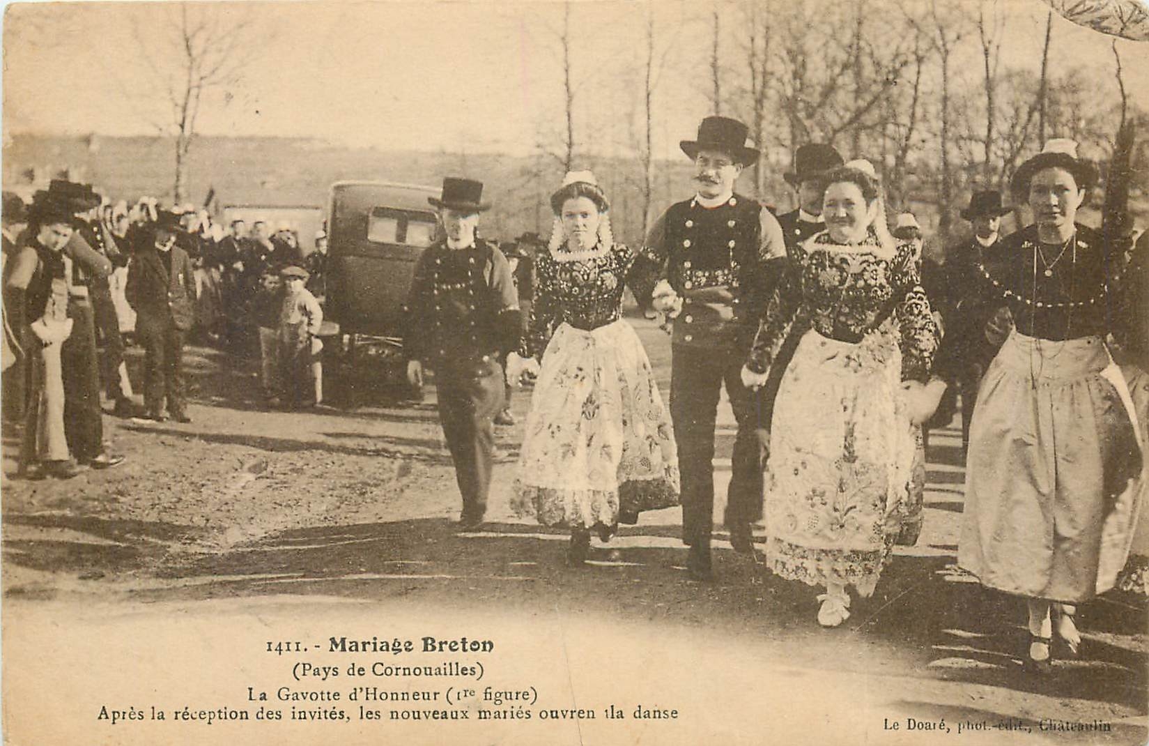 CPA Mariage Breton (Pays de Cornouailles) La Gavotte d'Honneur (Ier figure)