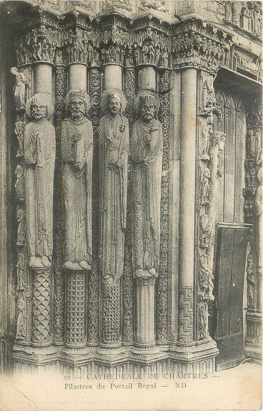 CPA Pilastres du Portail Royal Cahtdrale de Chartres