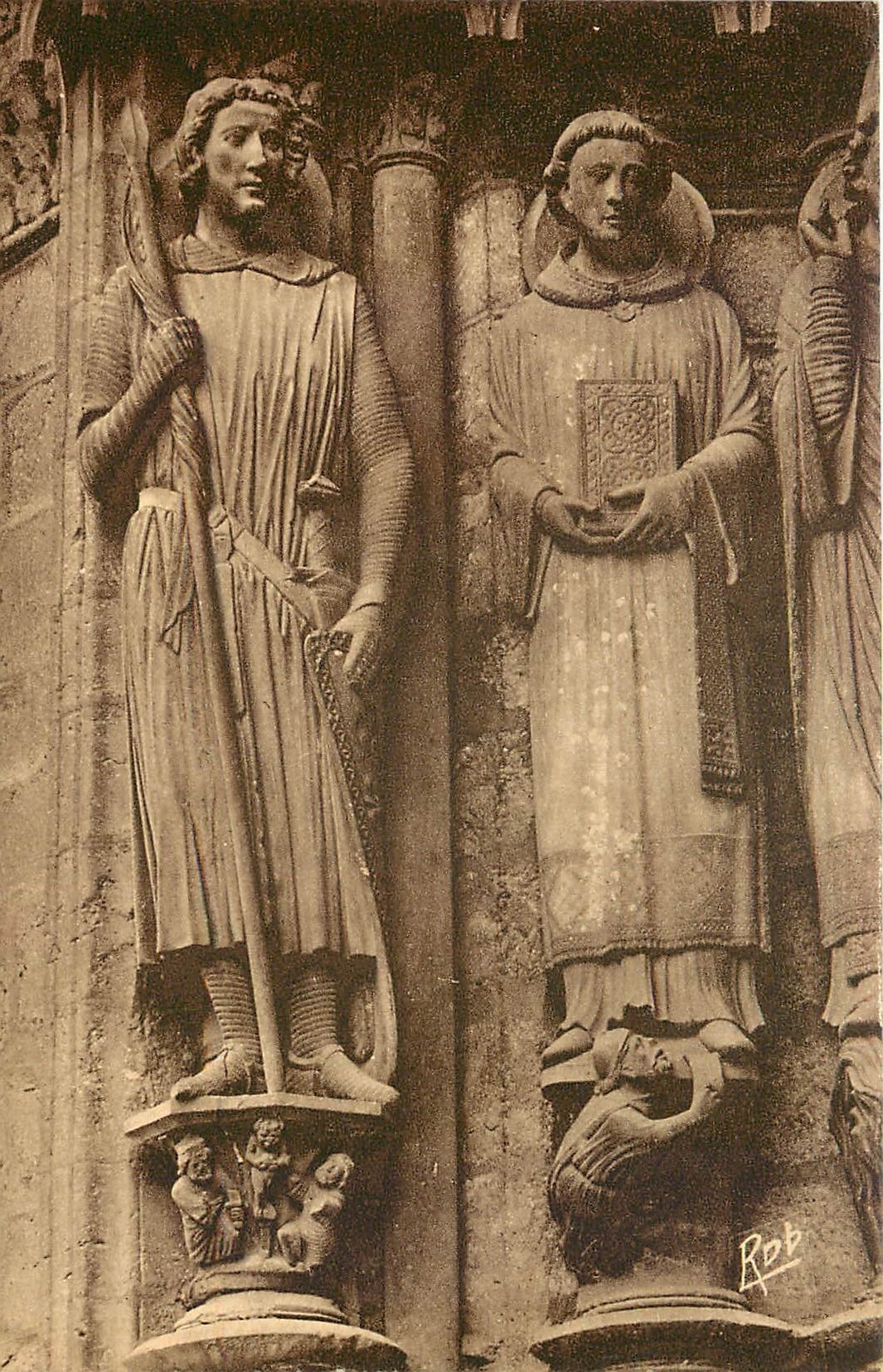 CPA Chartres La Cathedrale Portail Sud (XIIIe s) Statues de Saint Theodore et Saint Etienne