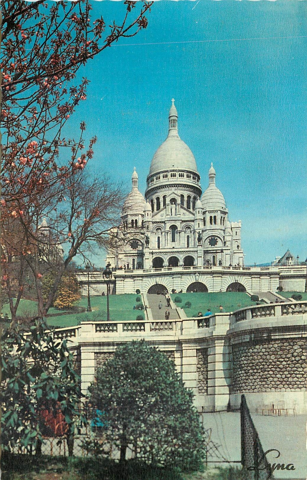 CPA Paris Le Basilique du Sacre Coeur de Montmartre vue des Jardins