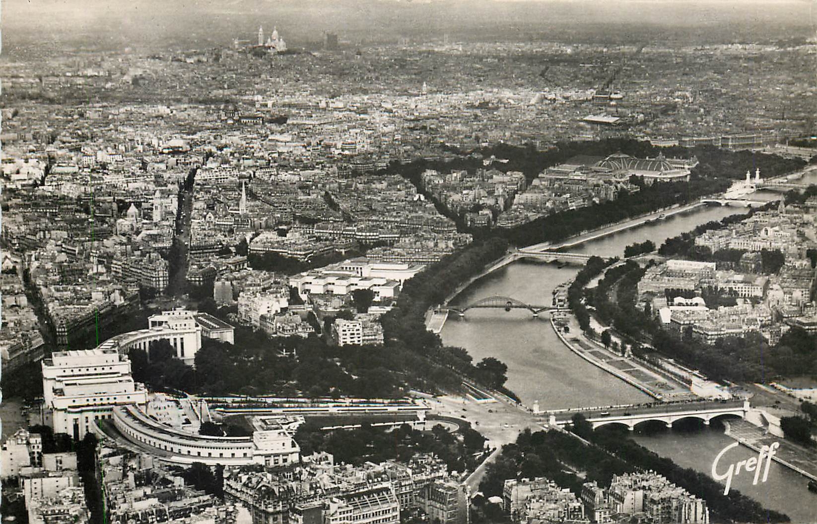 CPA Paris Vue aerienne Le Palais de Chaillot la Seine Perspective
