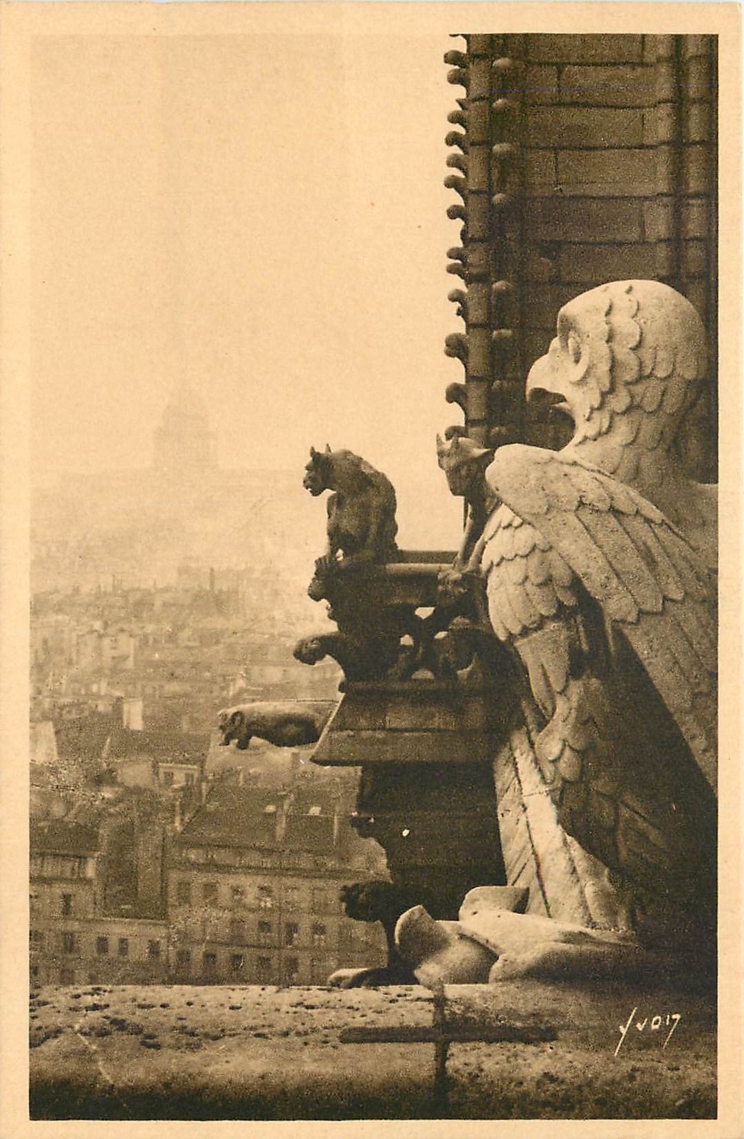 CPA Paris N D de Paris Detail de la Facade Dans le fond le Pantheon