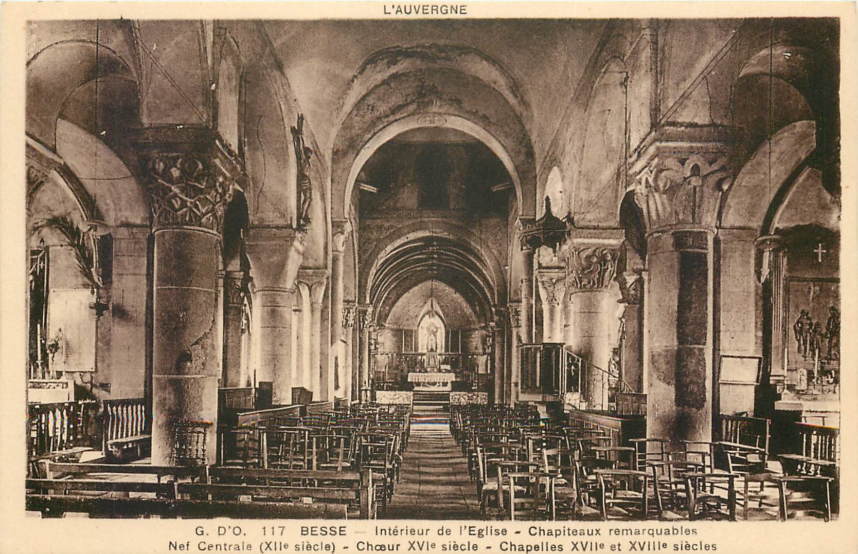 CPA Besse Interieur de l'Eglise Chapiteaux remarquables