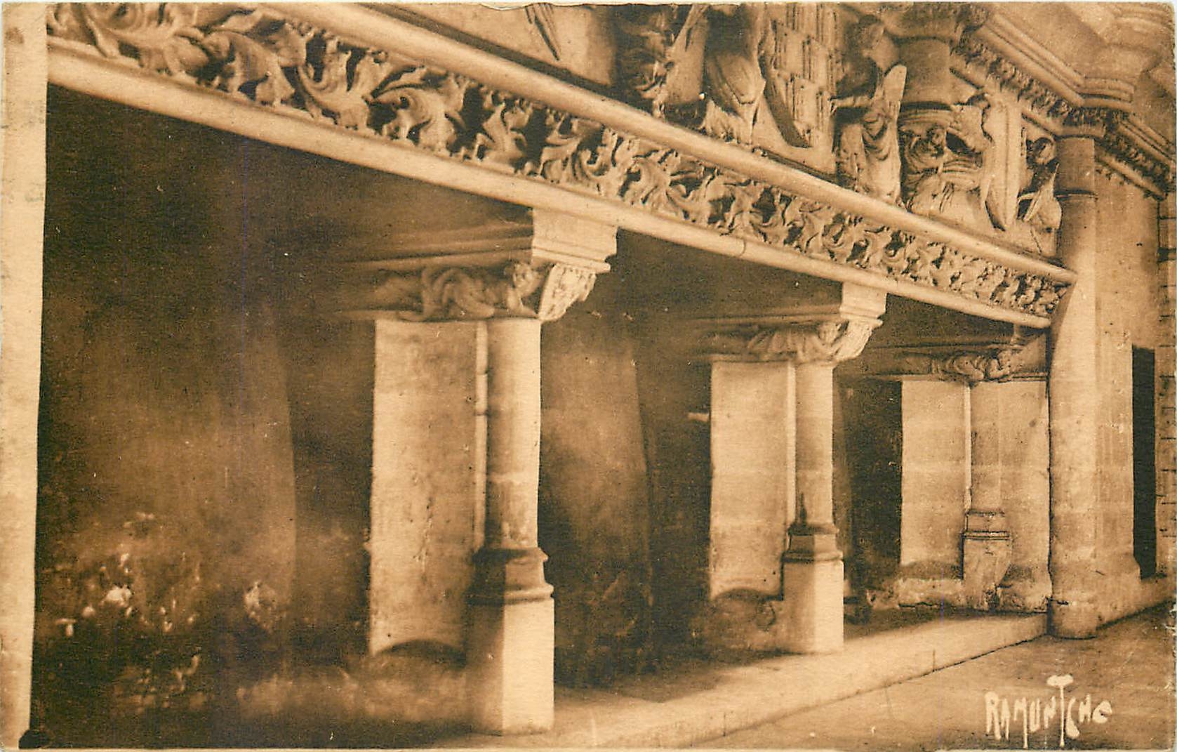 CPA Poitiers Ancien Palais des Comtes de Poitou