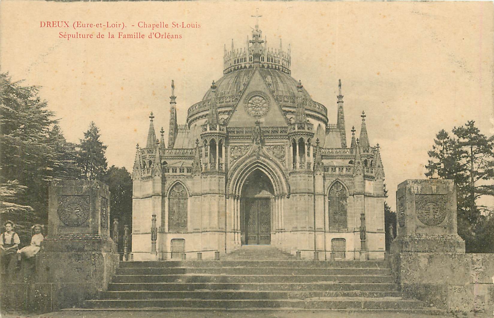 CPA Dreux (Eure etLoir) Chapelle St Louis Sepulture de la Famille d'Orleans