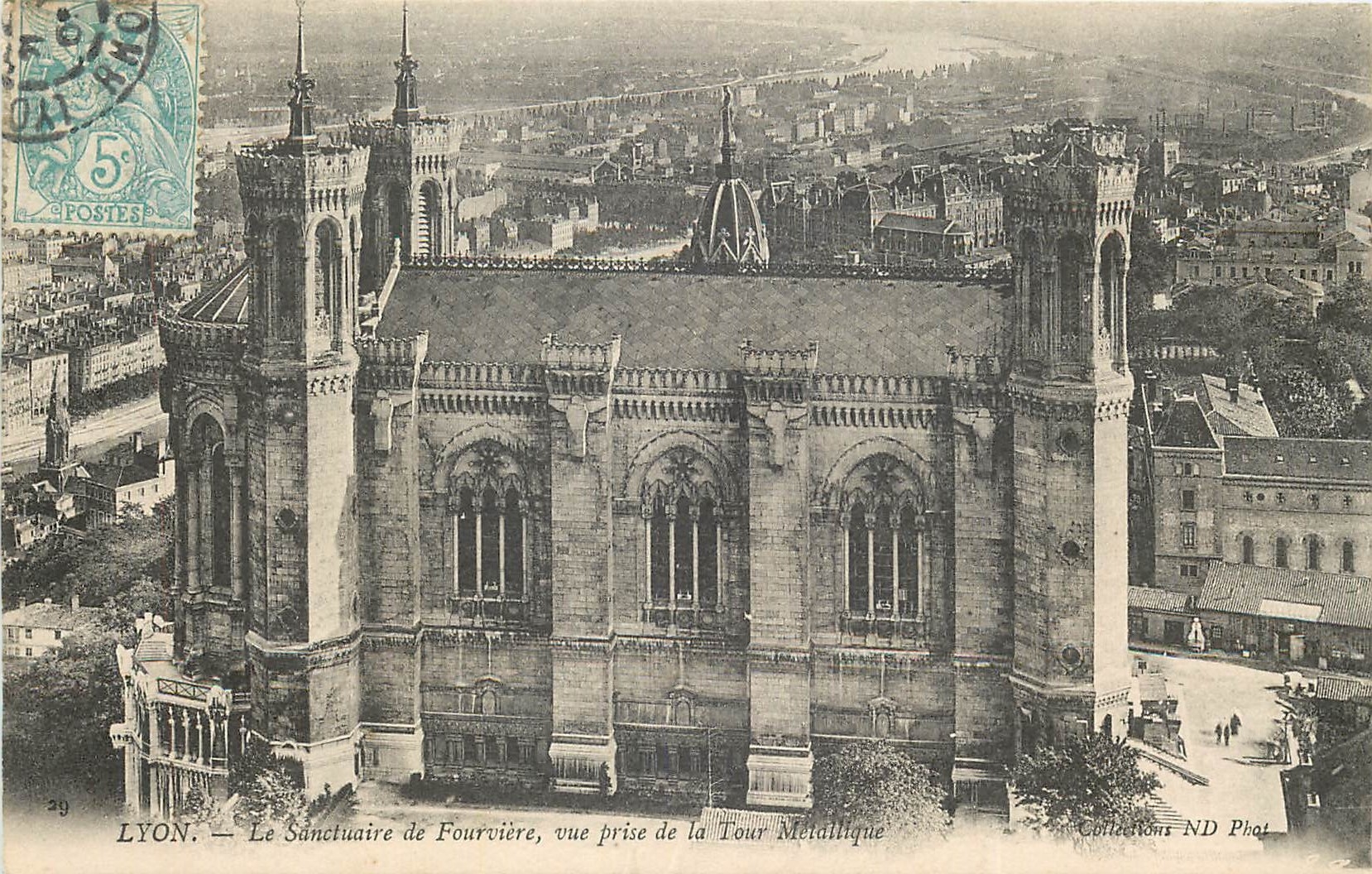 CPA Lyon Le Sancuaire de Fourviere vue prise de la Tour Metallique