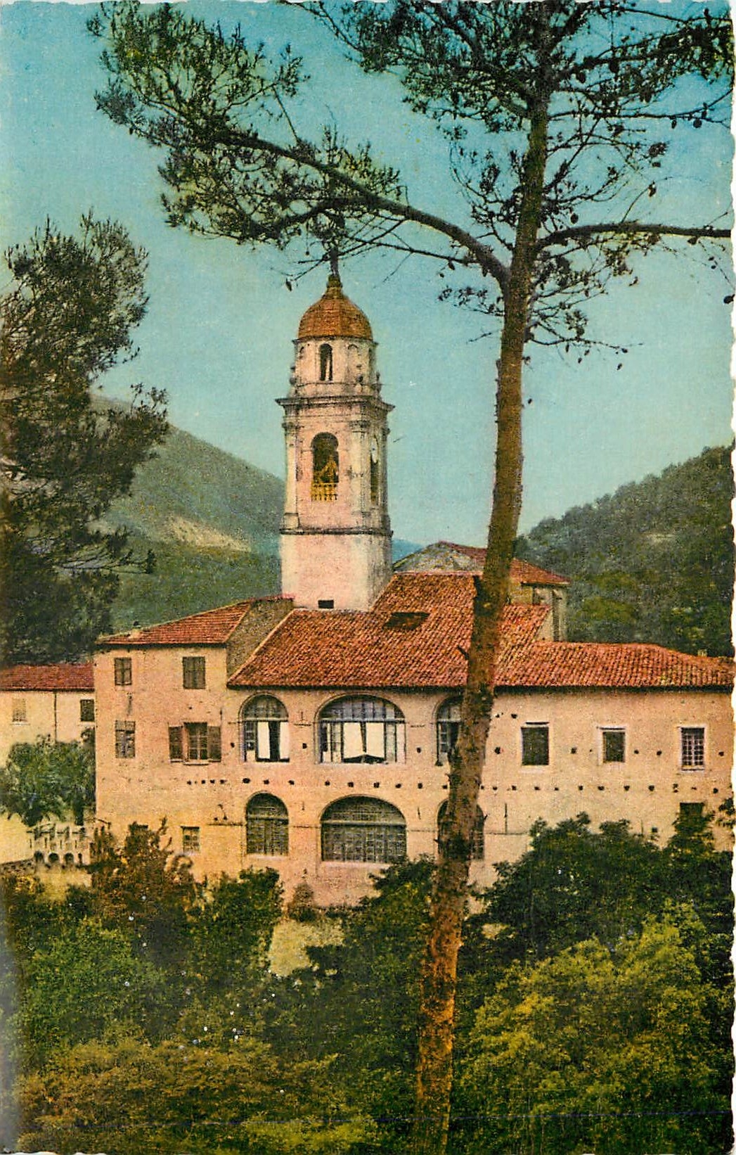 CPSM N D de Laghet (A M) le Sanctuaire et Facade Est