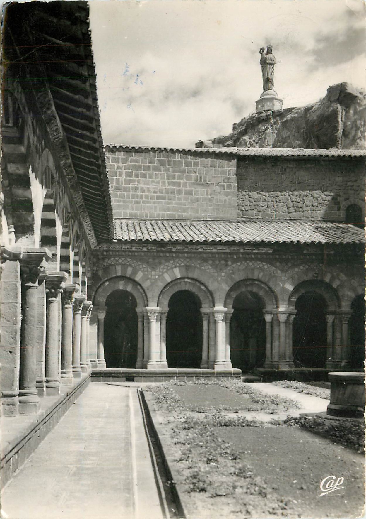CPSM Le Puy Le Cloitre et la Vierge