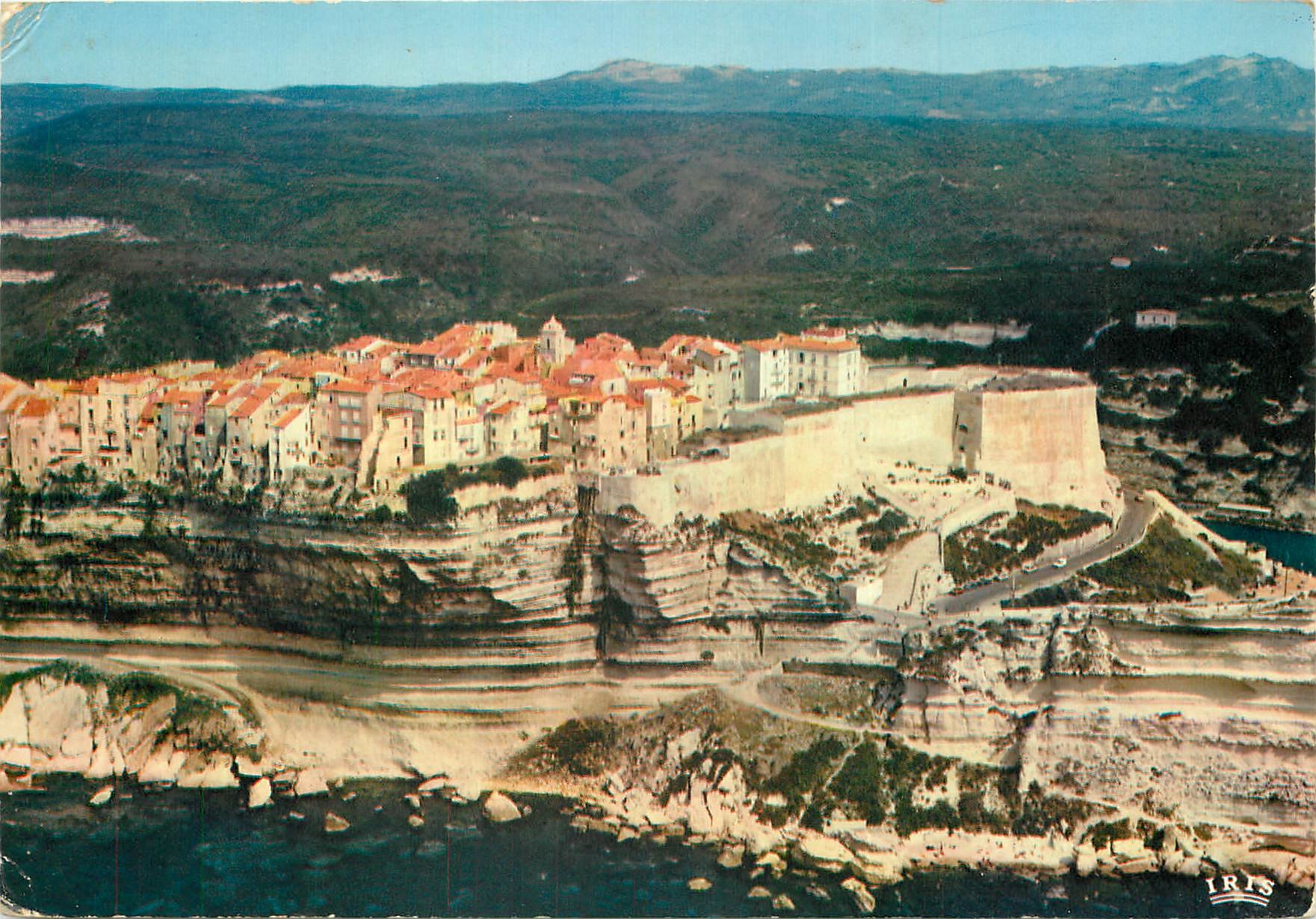 CPSM Bonifacio La Ville sur les falaises spectaculaire ensemble de la Citadelle