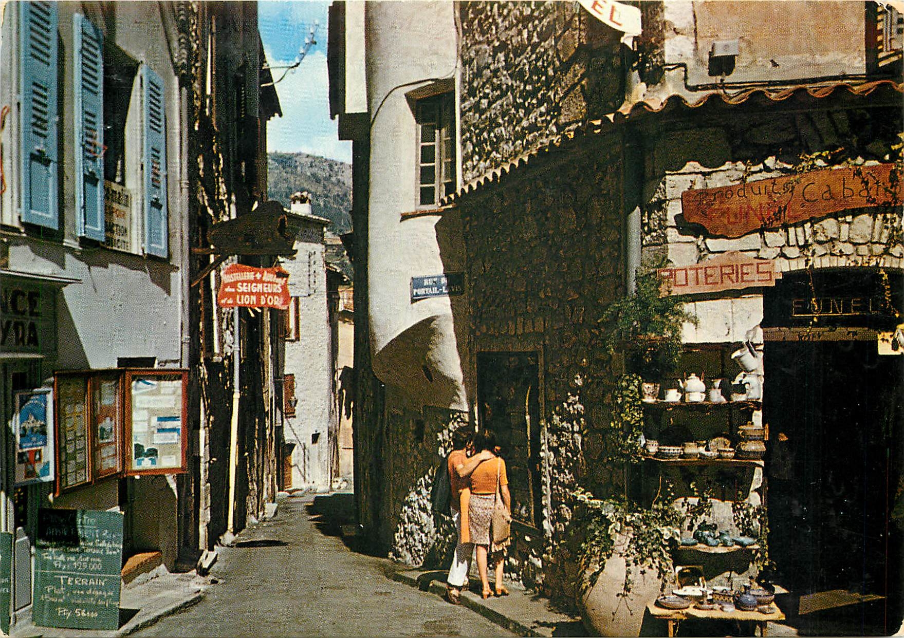 CPSM Vence Cote d'Azur Vieille rue pittoresque