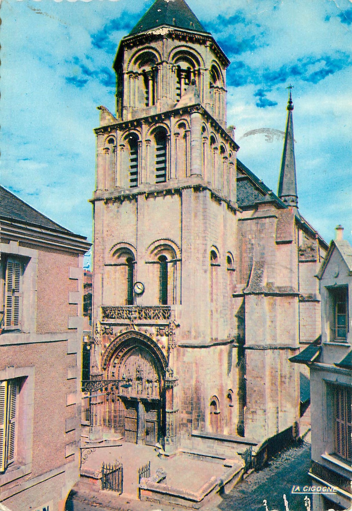 CPSM Poitiers (Vienne) Eglise Sainte Radegonde