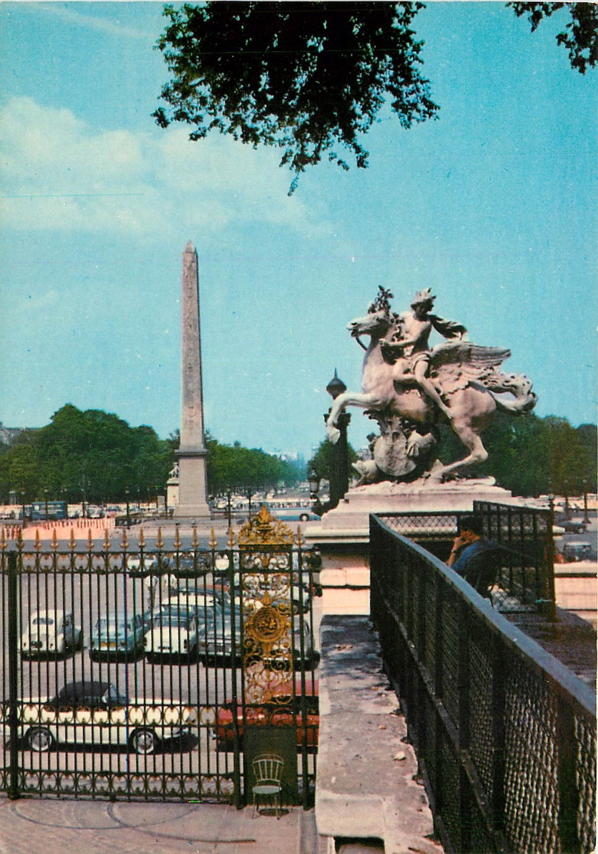 CPSM Paris La Place de la Concorde et les Chevaux de Marly