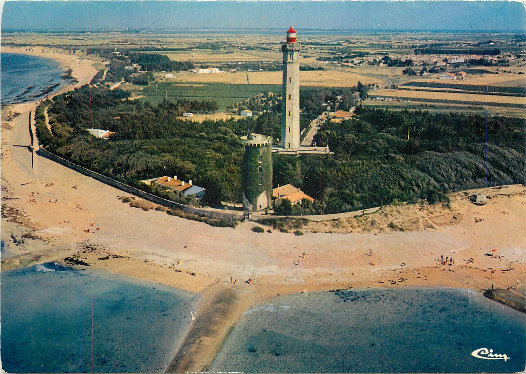 CPSM Ile de Re St Clement des Baleines (Char Mar) Vue aerienne le phare