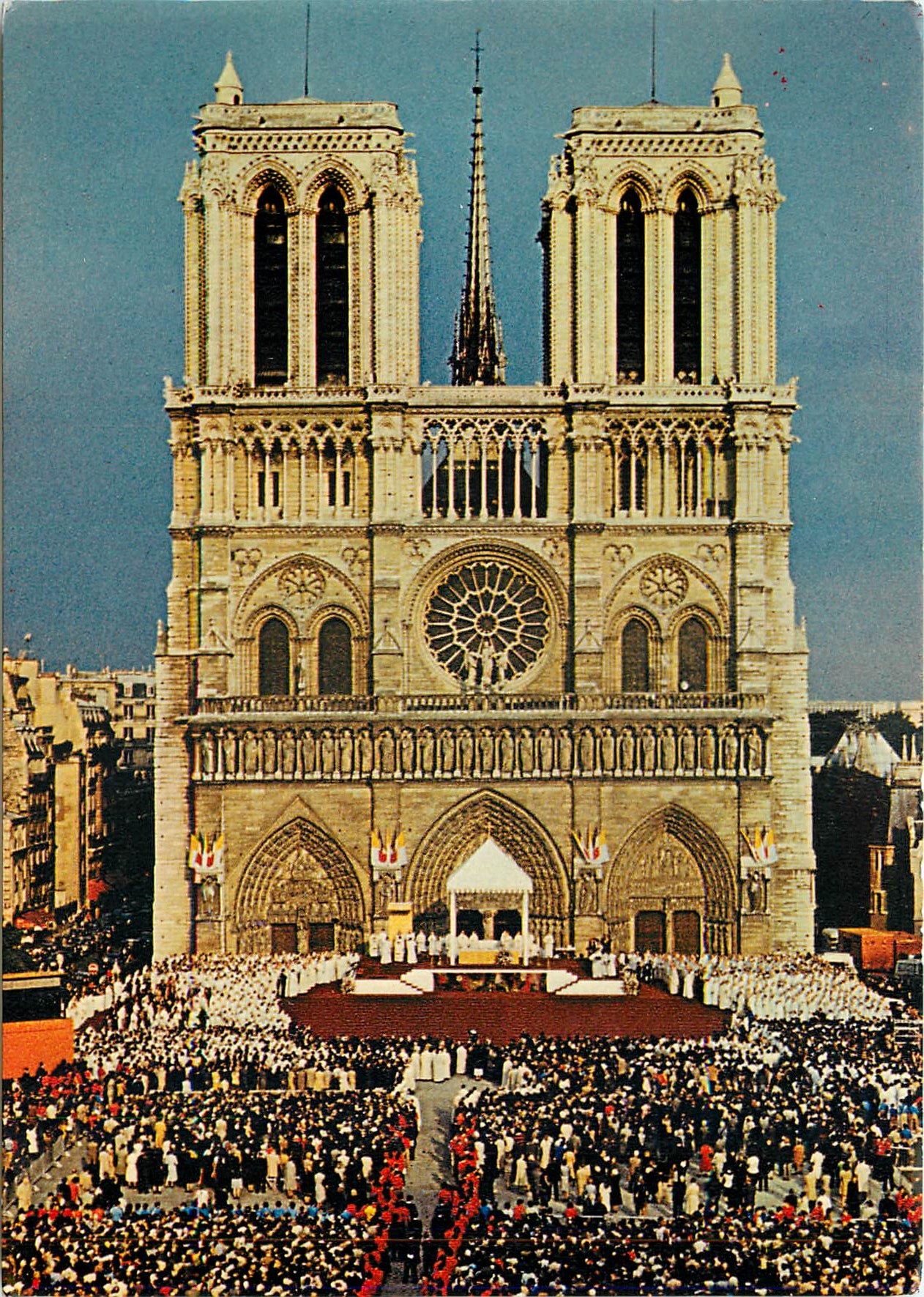 CPSM Paris Le parvis de N D lors de la Visite du Pape Jean Paul II en 1980