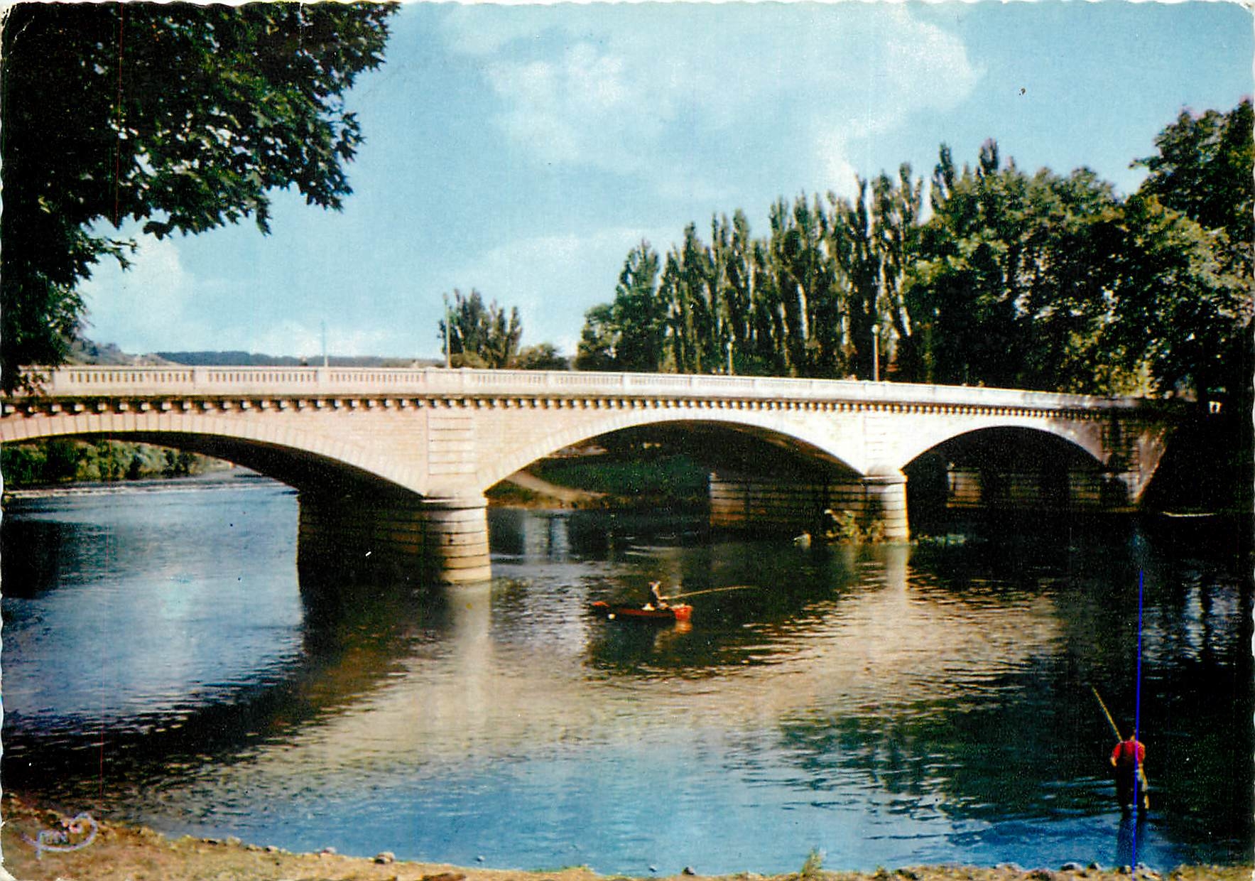 CPSM Besancon (Doubs) Le Pont de la republique sur le Doubs (Coin de peche des Bisontins)