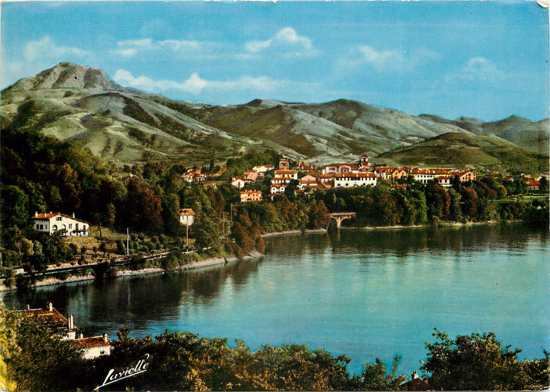 CPSM Hendaye Frontiere Franco Espagnole La Baie de Chingudy au fond les Trois Couronnes