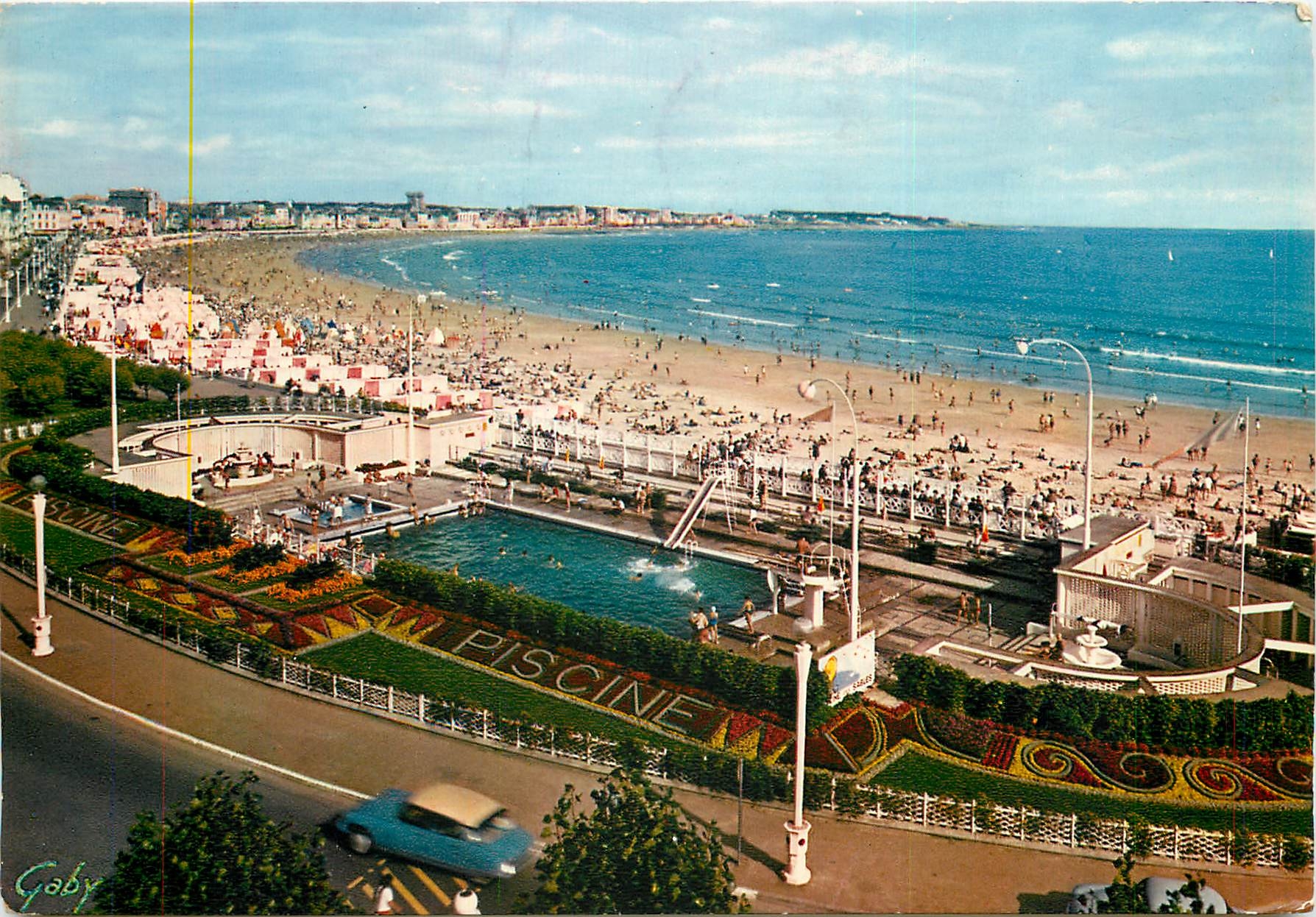 CPSM Les Sables d'Olonne (Vendee) La Piscine et la Plage
