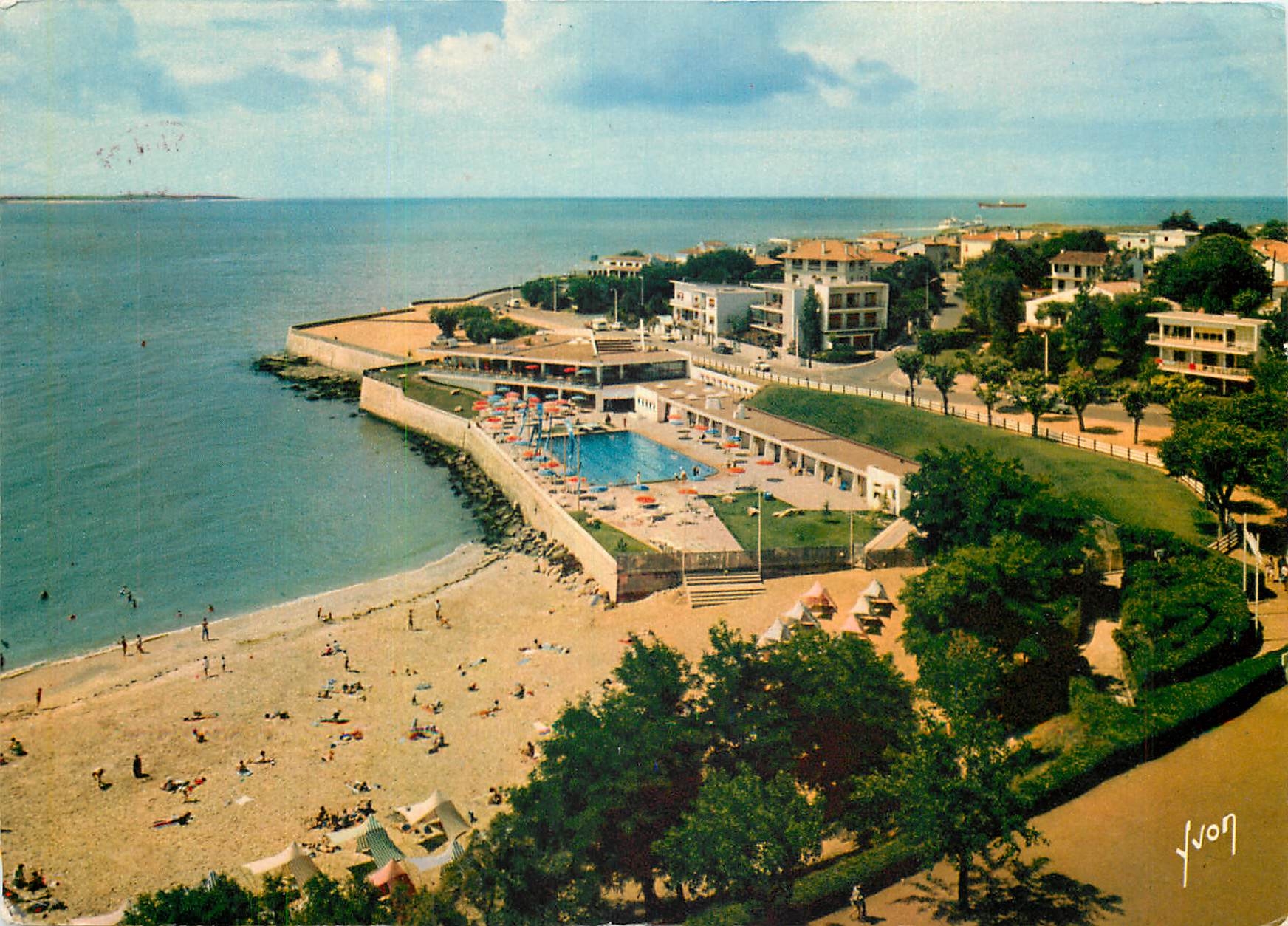 CPSM Royan (Charente Mme) Plage de Foncillon et la Piscine
