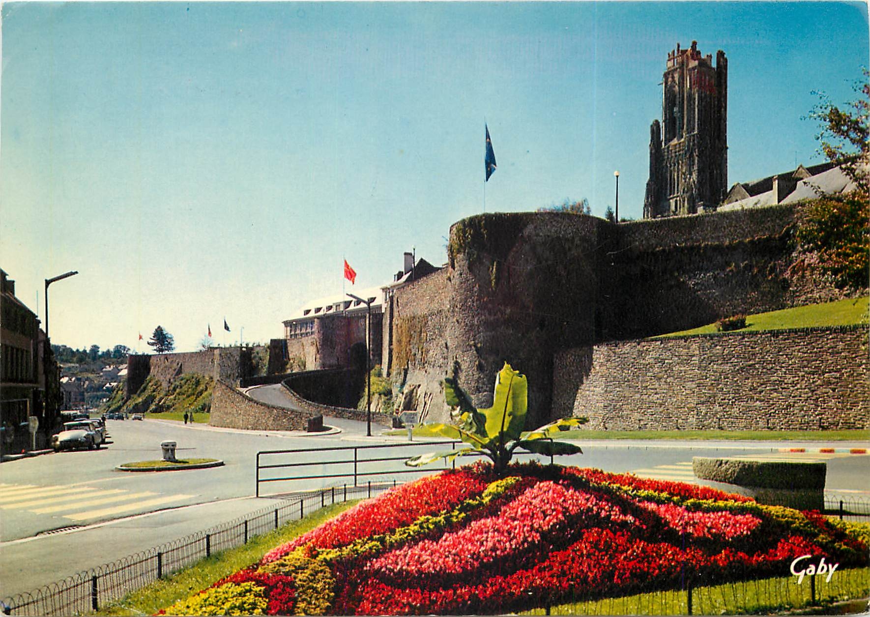 CPSM Saint Malo (Manche) Rue Torteron les remparts