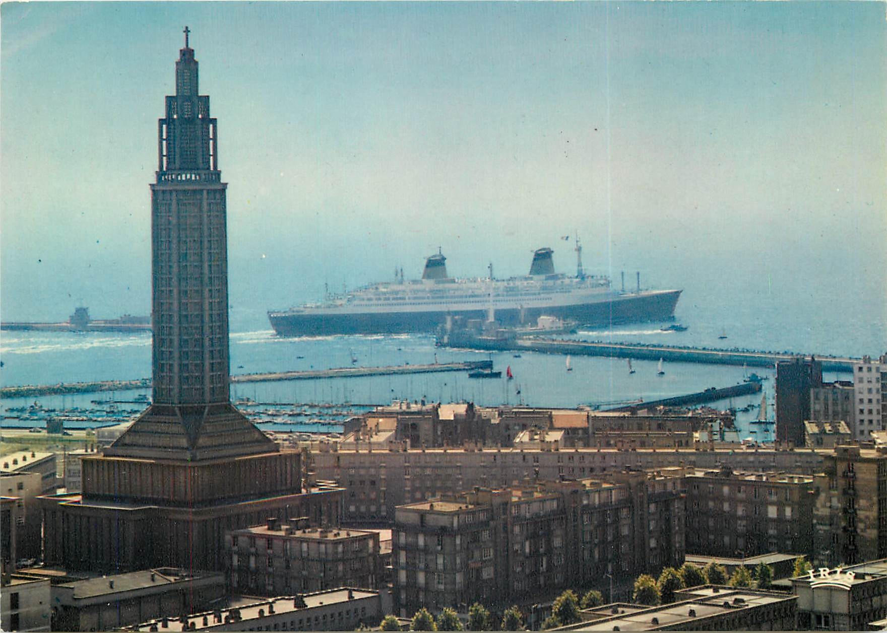 CPSM Le Havre le Paquebot France a la Sortie du Port dapuis le quartier de Saint Joseph